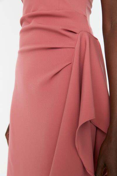 Trendyol Collection Λεπτομερές μακρύ βραδινό φόρεμα Rose Dried Flounce TPRSS22AE0078