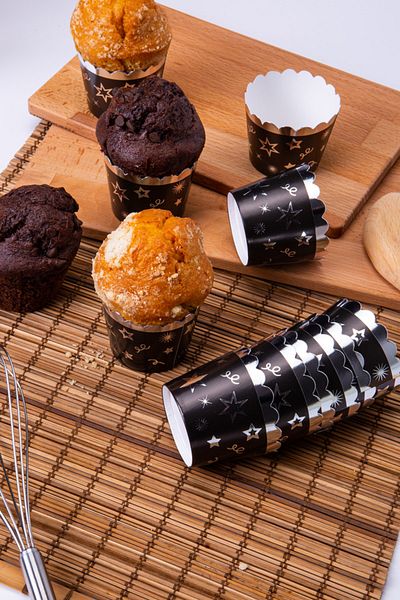 Huzur Party Store Silver Gilded Black 12-Piece Cake Mold Star Confetti Detailed 6.5x5 Cm Muffin That Does Not Scatter in the Oven