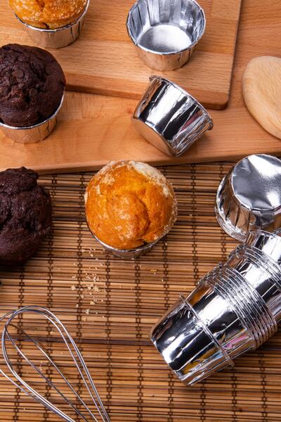 Huzur Party Store Silver Shiny Coating 25-Piece Cake Mold 6.5x4 Cm Gray Muffin Cupcake Stand Capsule