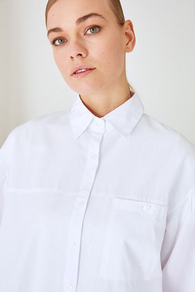 Trendyol Modest Weißes, gewebtes Basic-Hemd mit Ballonärmeln und langer Gesäßtasche TCTSS21GO0976