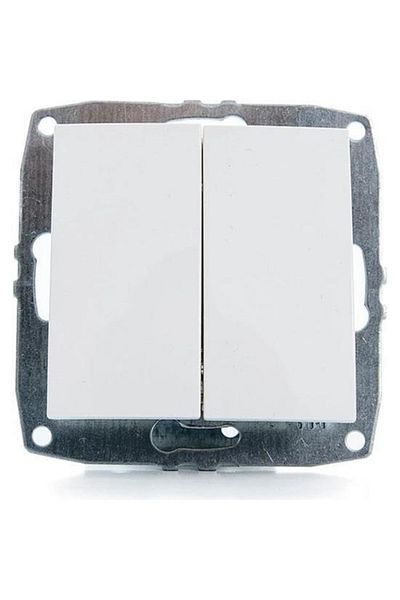 MONO Despina White Commitator Switch