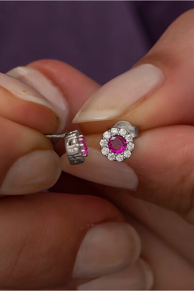 CHIC TOUCH Yakut Taşlı Gümüş Küpe