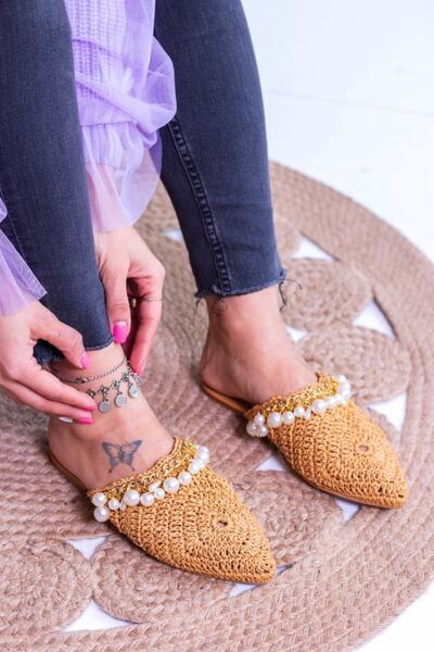shopcolic 475 Pearl Stripe Detail Straw Knitted Front Closed Slippers