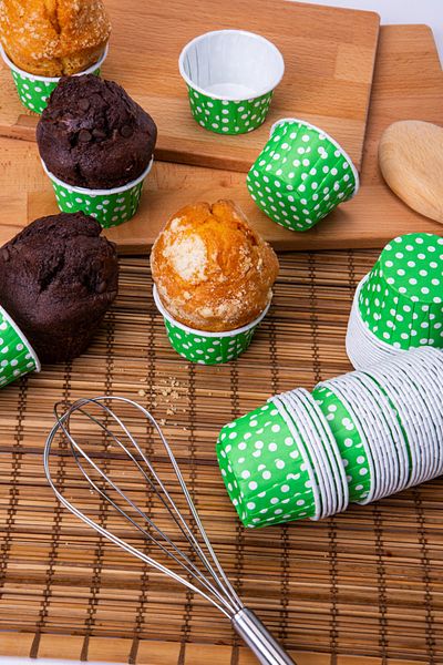 Huzur Party Store 50-Piece Cake Mold with Polka Dots, 7x3.5 Cm Muffin Mold that Does Not Disintegrate in the Oven, Cupcake Stand Capsule