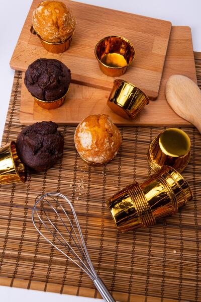 Huzur Party Store Gold Shiny Coating 25-Piece Cake Mold 6.5x4 cm Golden Yellow Muffin Cupcake Capsule