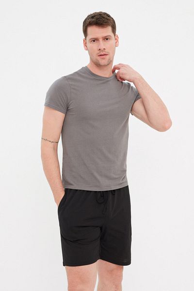 Trendyol Collection Black Regular/Normal Cut Printed Shorts TMNSS22SR0434