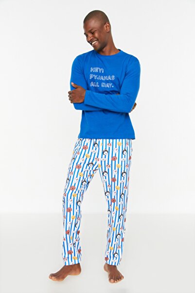 Trendyol Collection Темно-синій комплект піжам з принтом з 100 бавовни Regular Fit TMNAW22PT1313