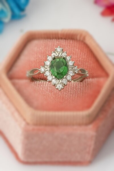 ALYANSEVİM Oval Yeşil Zirkon Taşlı Tektaş Gümüş Kadın Yüzük