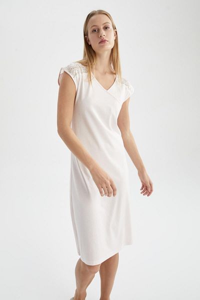 DeFacto Zamilujte se do modální noční košile Regular Comfort Fit s krátkým rukávem a výstřihem do V