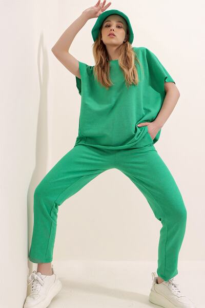 Trend Alaçatı Stili Női zöld környakú, kényelmes szabású tréningruha szett ALC-X5885