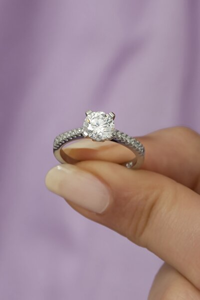 ALYANSEVİM Zirkon Taşlı Tektaş Gümüş Bayan Yüzük