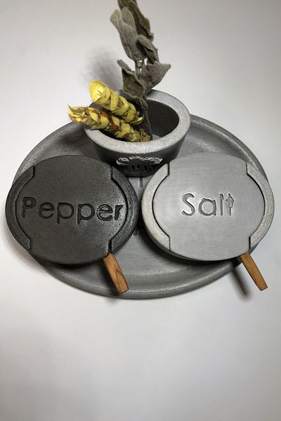 RocArt Home Concrete Celery Salt and Pepper Shakers Set (with Spoon)