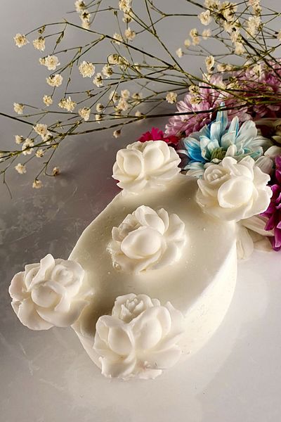 FANTASTİK SANAT ATÖLYESİ Decorative Gift Luxury Series Rose Scented 120 grams Oval Bath and Hand Soap