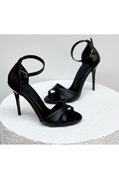 sweet girl Kadın Siyah Çapraz Tek Bant Önü Açık Abiye Bilekten Bağcıklı İnce Sivri Yüksek Topuklu Ayakkabı