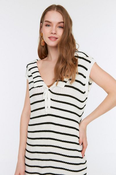 Trendyol Collection Ecru Midi Knitwear V-Neck Dress TWOSS22EL2736