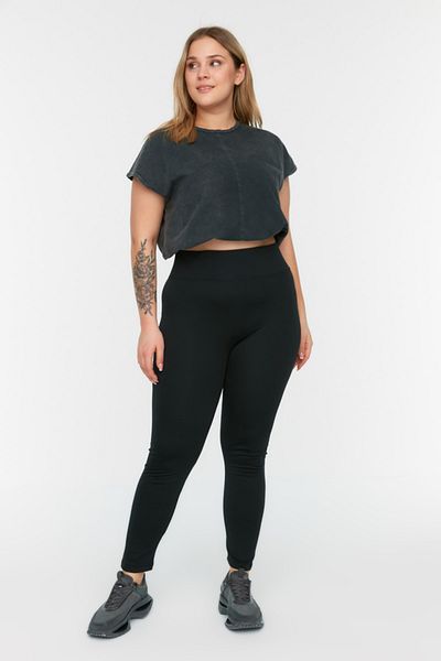 Trendyol Curve Schwarze Leggings mit hoher Taille aus gestricktem Scuba-Stoff in Übergröße TBBSS22TA0026