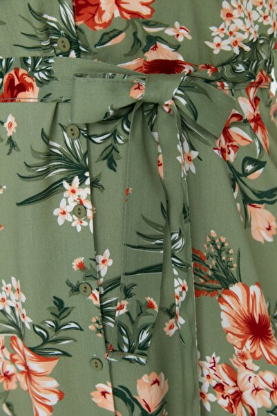 Trendyol Curve Zelené květinové tkané košilové šaty TBBSS22EL1596