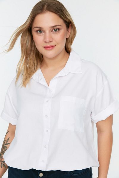 Trendyol Curve Weißes Hemd mit Taschendetail