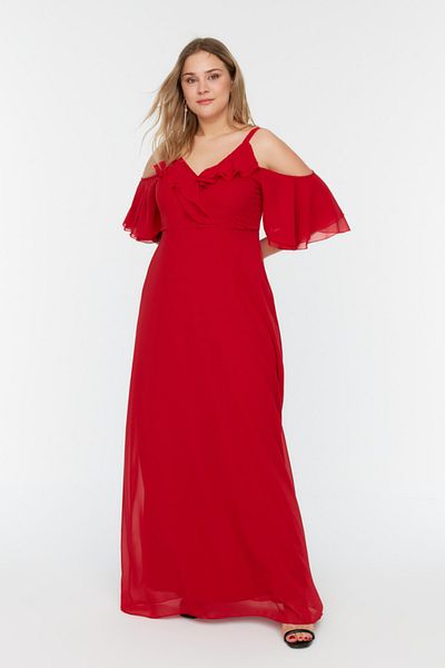 Trendyol Curve Rotes Chiffon-Abendkleid mit Rüschenärmeln – Zweireihiges Abschluss-/Verlobungskleid mit Kragen TBBSS22AH0178