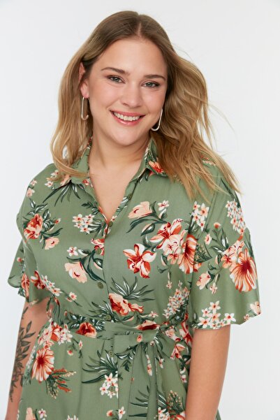 Trendyol Curve Zelené květinové tkané košilové šaty TBBSS22EL1596