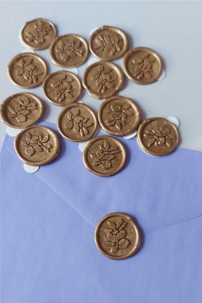 Pigeons Paper مجموعة من 100 شمع ختم ذاتي اللصق بتصميم خاص على شكل زهرة - ذهبي...