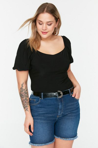Trendyol Curve بلوزة محبوكة بأكمام بالون وياقة قلب أسود TBBSS22BZ00004