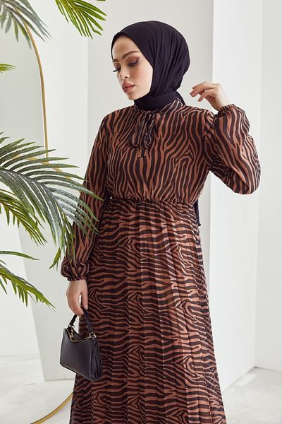 InStyle Vzorované šifónové hidžábové šaty Lenda - hnedé