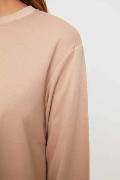 Trendyol Modest Μπεζ Πλεκτό Φόρεμα με λαιμόκοψη TCTSS22EB0016