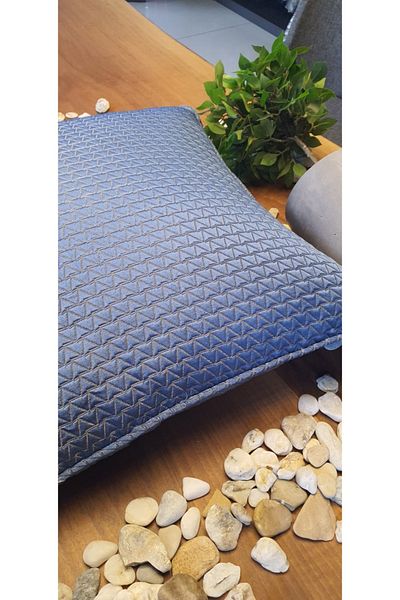VERDA Throw Pillow