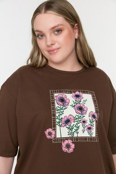 Trendyol Curve Brown Printed Knitted T-Shirt TBBSS22TS1659