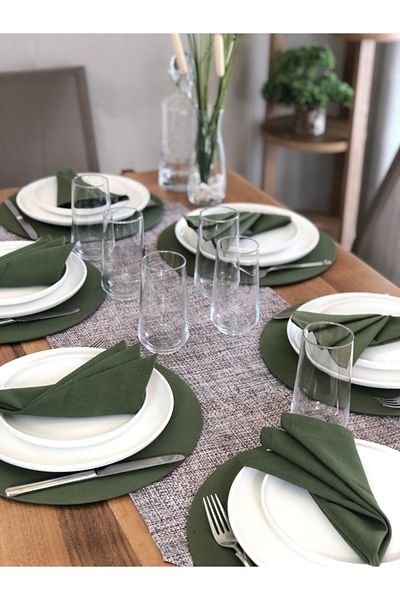 desen izmir American Serve, Wicker 6 Plates, 6 Napkins and Runner