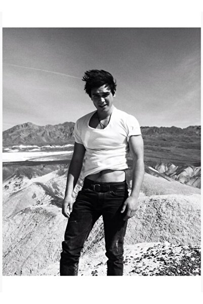 Universal Kj Apa - Ξύλινη Διακοσμητική Αφίσα Εικονογράφησης Ηθοποιού