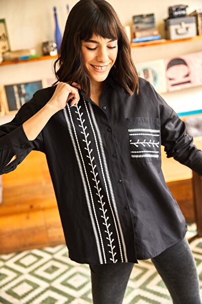 Olalook Women's Black Pocket Detailed Printed Woven Shirt GML-19000985