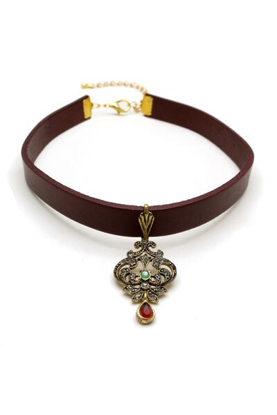takıperest Pirinç Oymalı Uçlu Bordo Deri Choker Kolye
