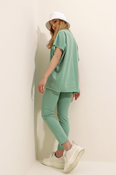 Trend Alaçatı Stili Γυναικεία αθλητική φόρμα πράσινης Crew με ραβδώσεις ALC-X5885