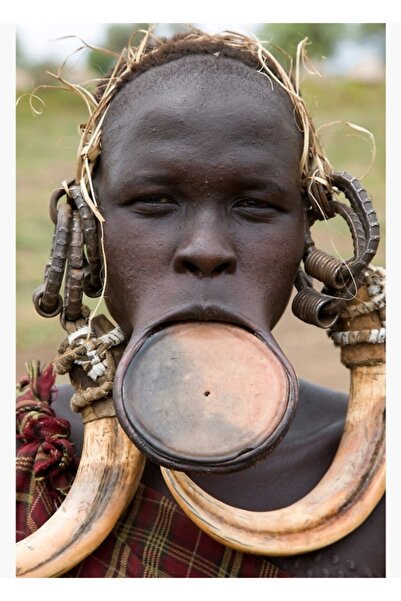 Universal Tablou decorativ cu femeie tânără Mursi, poster din lemn