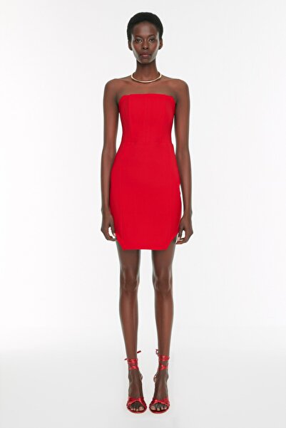 Trendyol Collection Piros rövid estélyi ruha aládróttal, szőtt TPRSS22EL2303