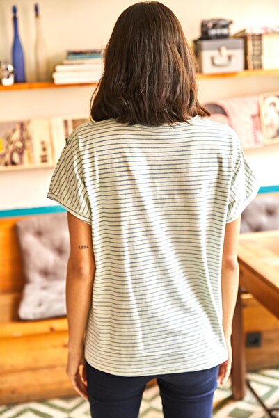 Olalook Γυναικείο εκρού ριγέ Πλεκτό T-Shirt TSH-19000635