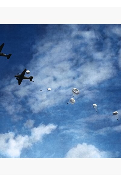 Universal 101. Декоративен дървен плакат с картина на десант на въздушни сили...