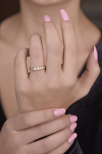 Ayyıldız Kuyumculuk Kadın Kare Desenli Taşlı Alyans 4mm