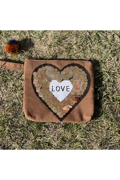 Gönülden Tasarım Чанта за грим и портфолио с пайети и сърце, помпон, 29x25 см