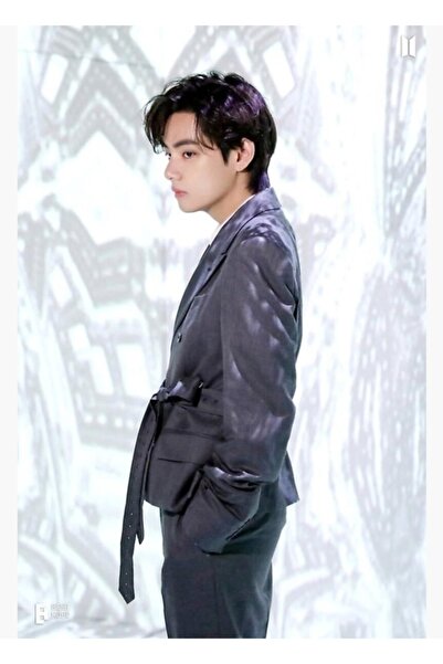 Universal V Kim Taehyung Tablou Concept Poster din Lemn Decorativ Cod2144
