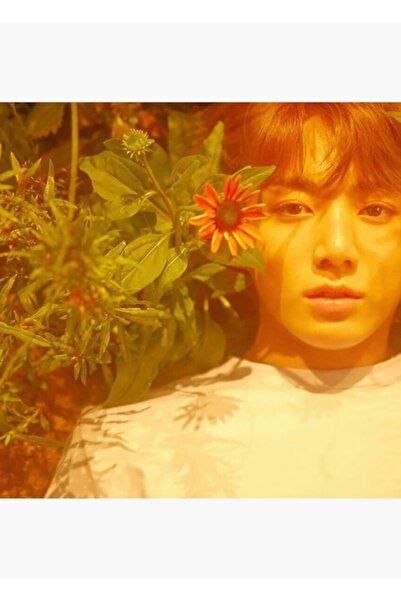 Universal Jungkook από την Bts μεταξύ των λουλουδιών Ξύλινη διακοσμητική αφίσ...