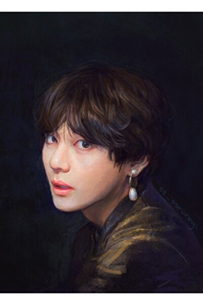 Universal Taehyung: Tablou decorativ din lemn cu copil cu cercei cu perle, af...