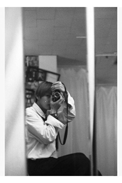 Universal Bts Artistic Photographer V Painting Wooden Poster Decorative Code1673