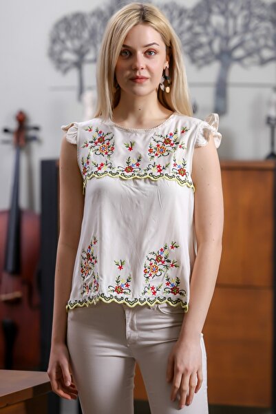 Chiccy Women's Beige Crew Neck Ivy And Slice Embroidered Sleeves Ruffle Detailed Blouse M10010200BL94485