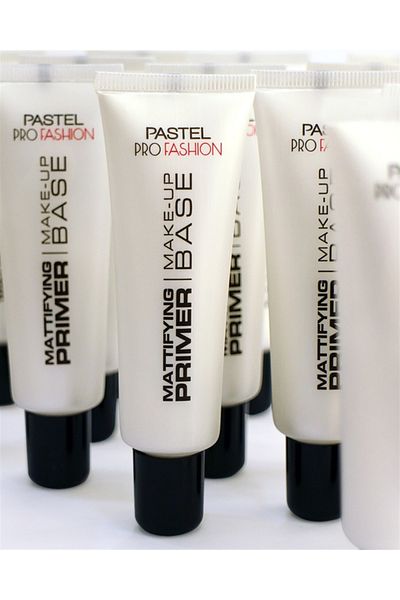 Pastel Profashion Mattifying Under Makeup Base