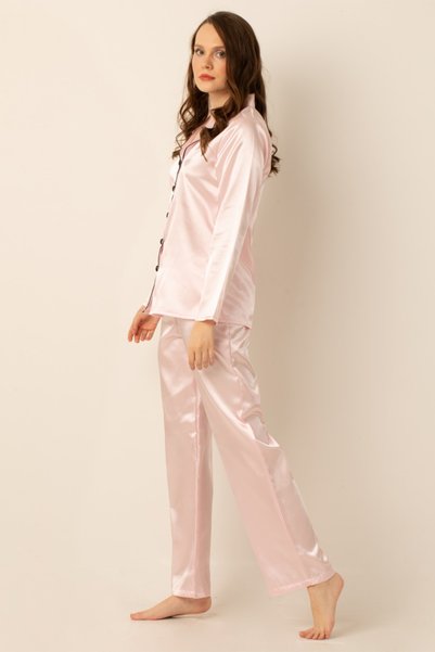 Doremi Set pijamale din satin cu maneca lunga.