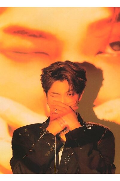 Universal Rm / Κιμ Ναμτζόν / Map Of The Soul On:ε Βιβλίο Φωτογραφιών Έννοιαση...