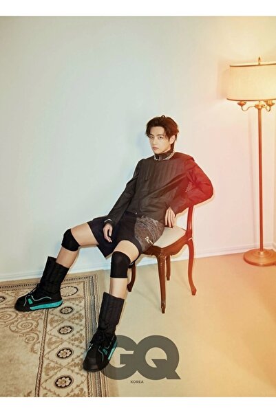 Universal V Gq Ξύλινη Διακοσμητική Αφίσα Τραπεζιού Κωδικός5841